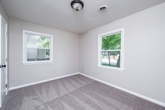 Building Photo - Chesterfield Ranch Home Available