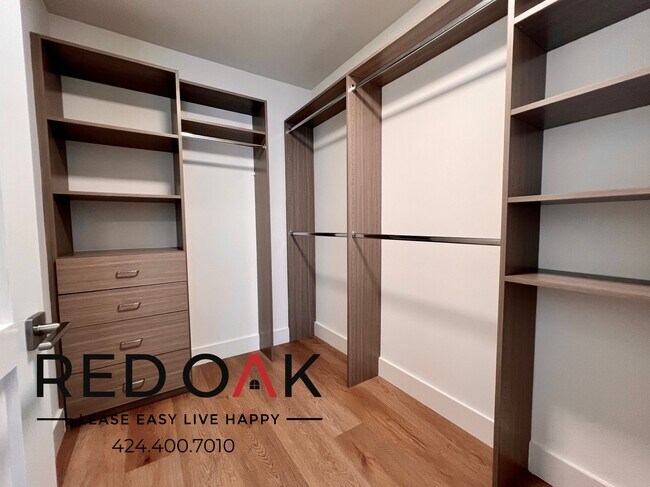 Building Photo - 1001 N Fairfax Ave