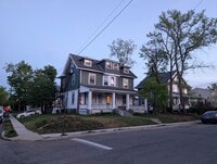 Building Photo - 212 Penn St