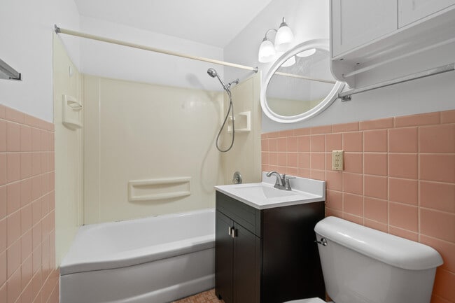 Building Photo - 11 S Church St