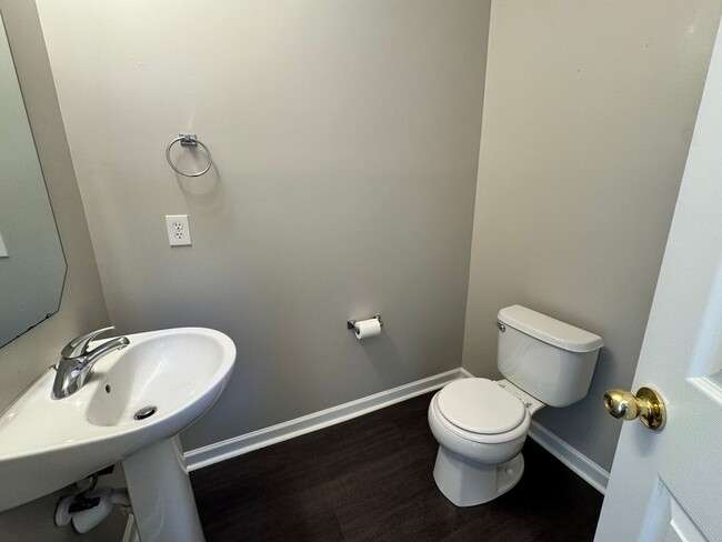 Building Photo - 803 Peachtree Meadows Cir
