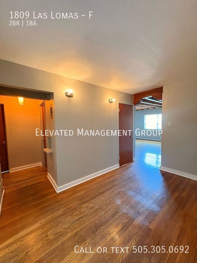 Building Photo - 1809 Las Lomas Rd NE
