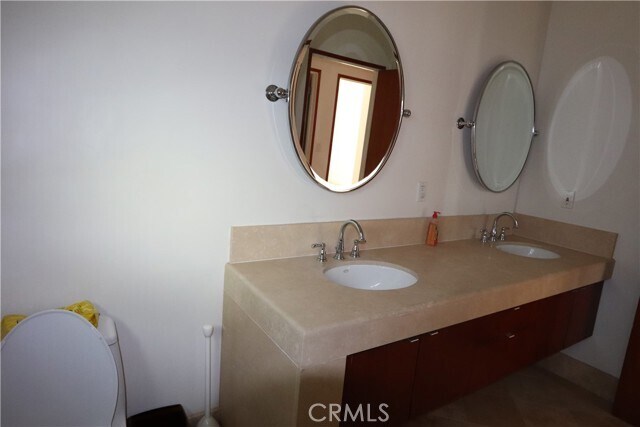 Building Photo - 703 Luton Dr