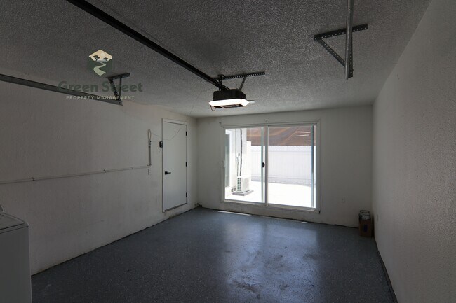 Building Photo - 6831 Amherst St