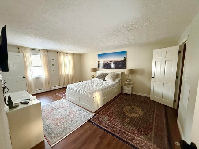 Building Photo - 53 Holmes Dr