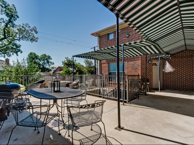 Back Deck - McFarlin Place Apartments