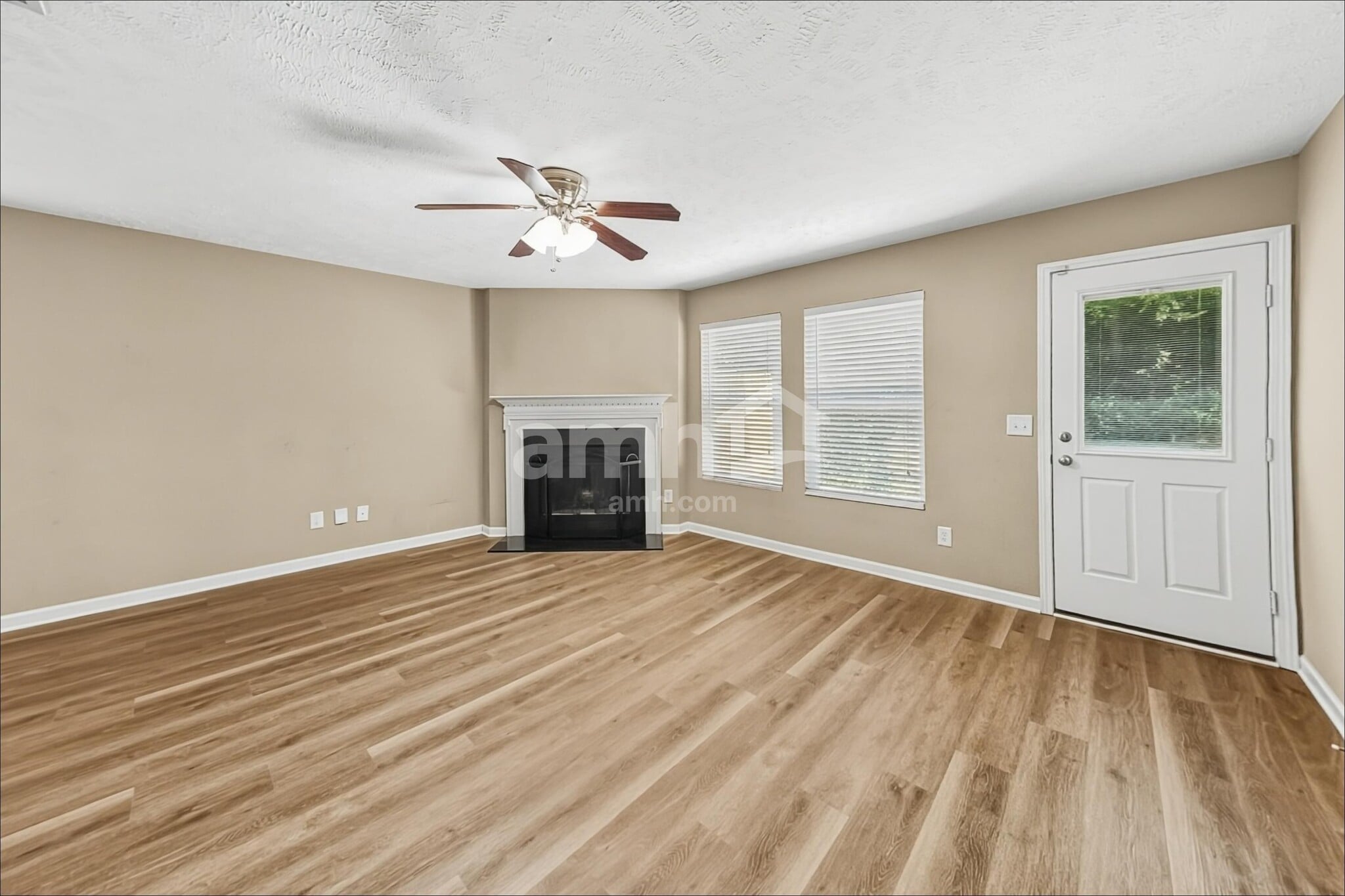 Building Photo - 424 Elderberry Way