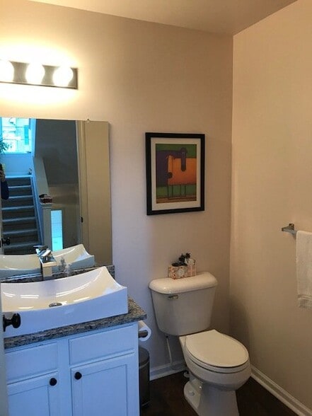 Building Photo - 3081 Promenade Cir