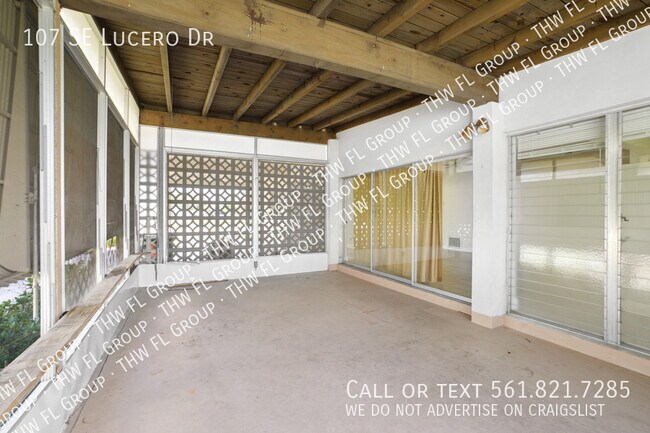 Building Photo - 107 SE Lucero Dr