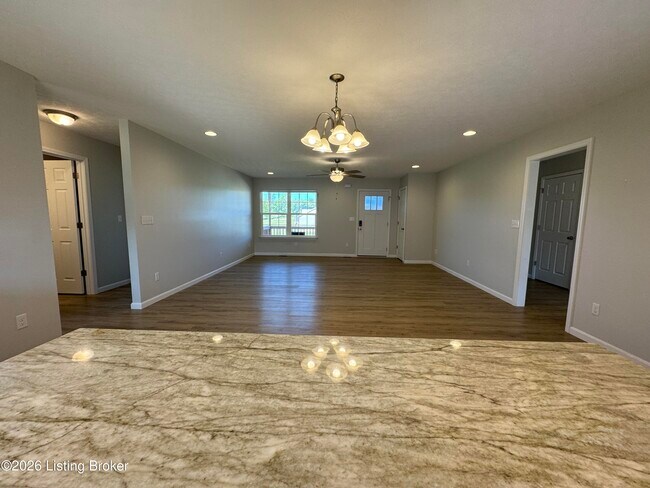 Building Photo - 25 Mandan Ct