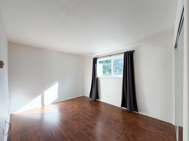 Building Photo - Ventura | 2 Bed + 1 Bath | Shenandoah Penthouse