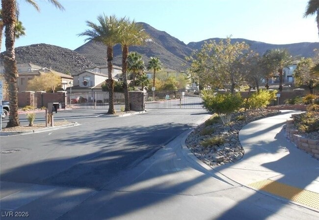 Building Photo - 664 Solitude Point Ave