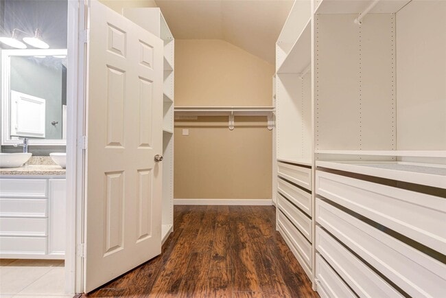 Building Photo - 7210 Chasegrove Ln