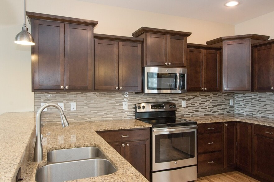 Building Photo - 320 Clark Dr