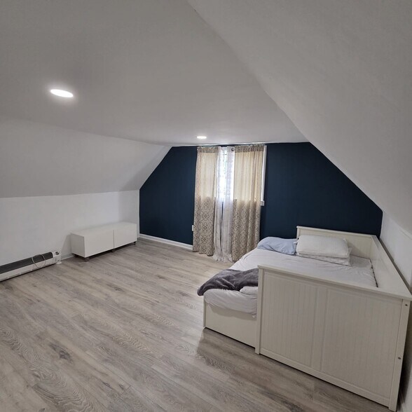 Finished attic space - 1444 Esterbrook Ave