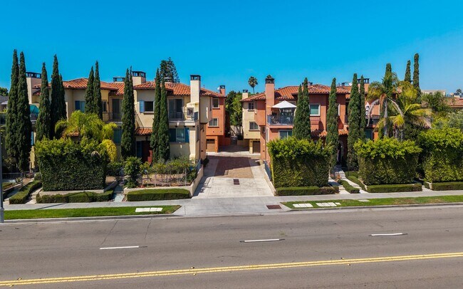 Building Photo - 617 S Pacific Coast Hwy