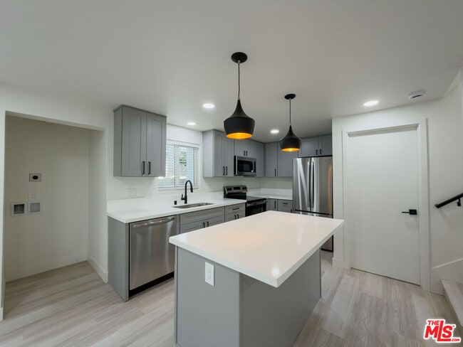 Building Photo - 2757 Andreo Ave