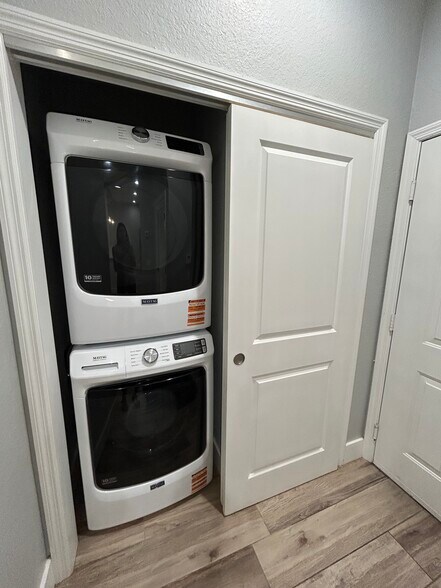 Building Photo - 586 Brantley Terrace Way