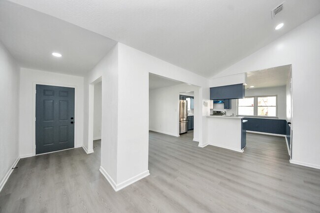 Building Photo - 23002 Grand Rapids Ln