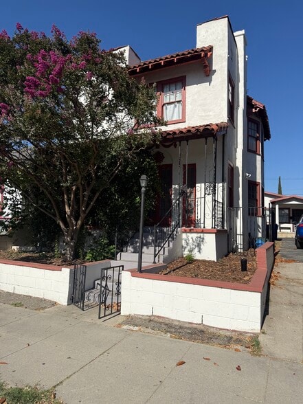 Building Photo - 2238 Griffin Ave