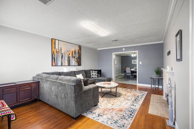 Building Photo - 3608 Wheeler Ave