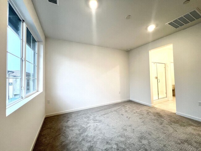 Building Photo - Brand New Built 3 Story 2 Bed 2.5 Bath Condo in Eastvale!
