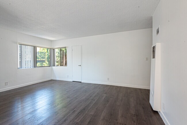 Living Room - 4324 Ventura Canyon Ave (near Ventura Blvd...