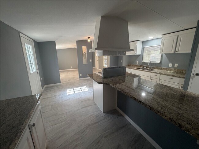 Building Photo - 15476 Esther Dr