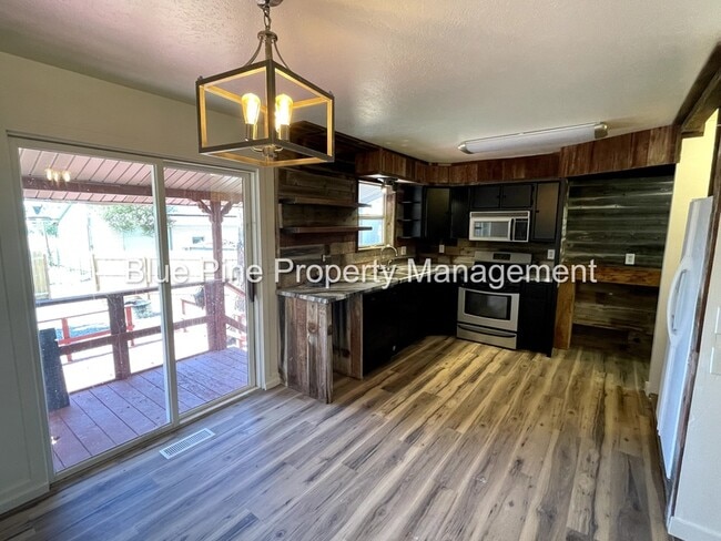 Building Photo - 2871 N 41st E