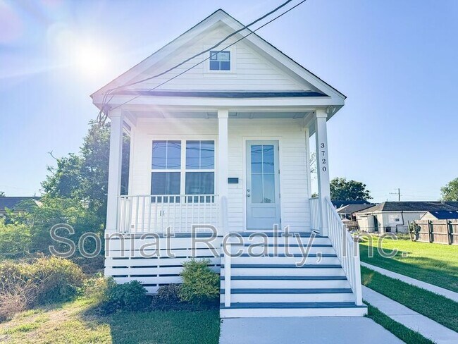 Primary Photo - 3720 Buchanan St