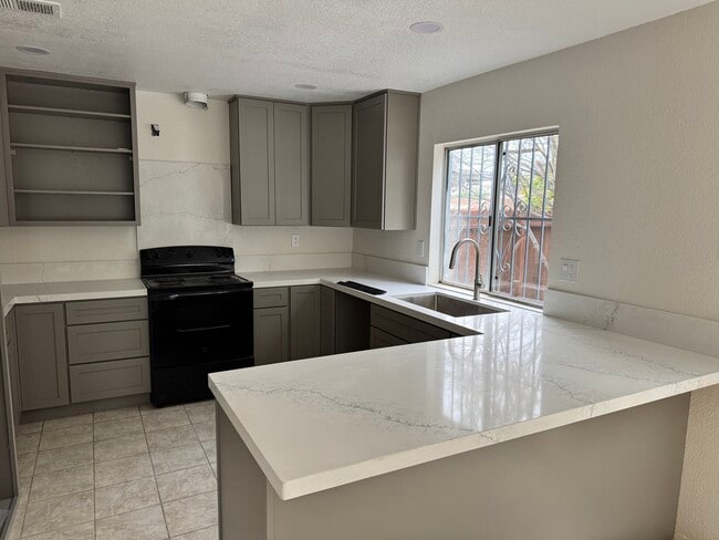 Building Photo - 2250 St Croix Ct