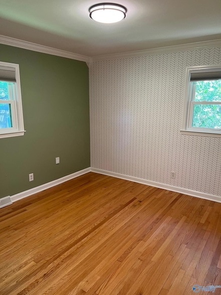 Building Photo - 713 Giles Dr NE