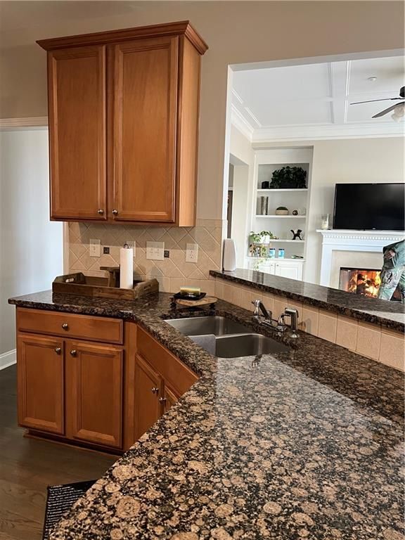 Building Photo - 608 Maple Grove Way