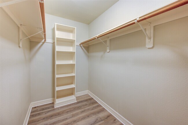 Building Photo - 2915 Monet Dr