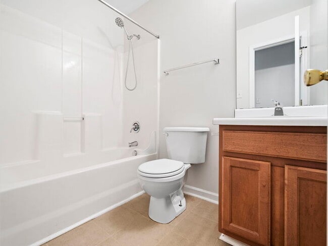 Building Photo - Spacious and Move-In Ready Home! - Fenced Yard!