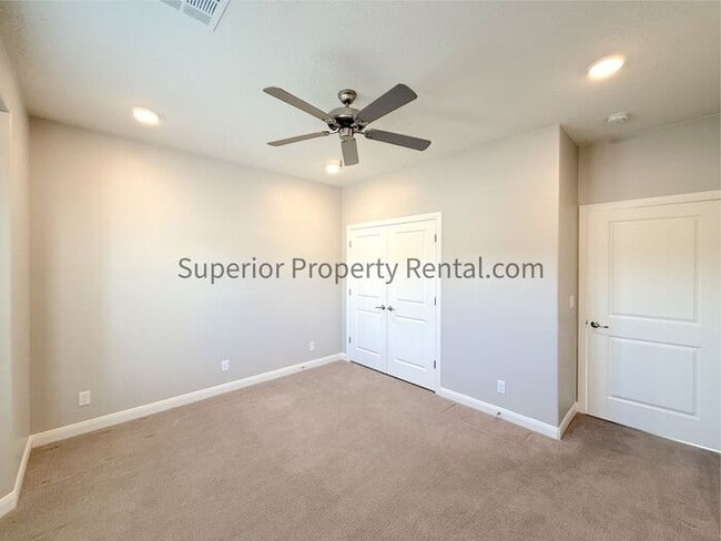 Building Photo - Gorgeous 3 bed, 3.5 bath 3 car garage home with views