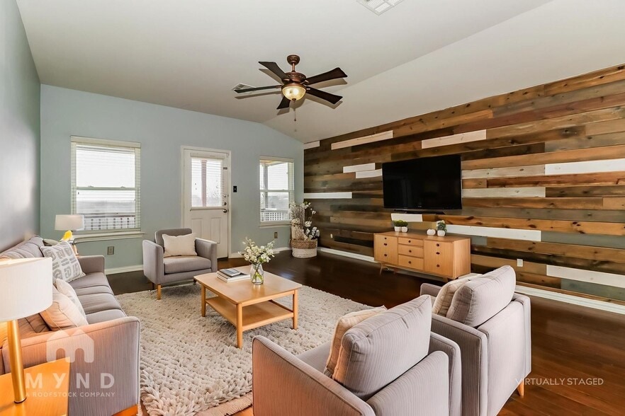 Building Photo - 286 Nandina Dr