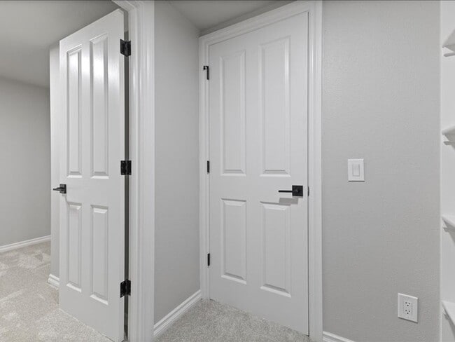 Building Photo - Newly Renovated Beaverton Home with Natura...