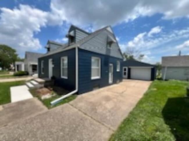 Primary Photo - 1909 Williams Blvd SW