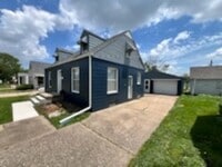 Building Photo - 1909 Williams Blvd SW