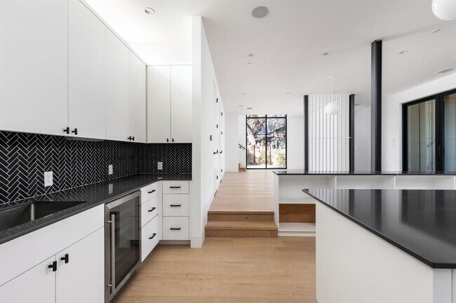 Building Photo - 1603 Chelsea Ln