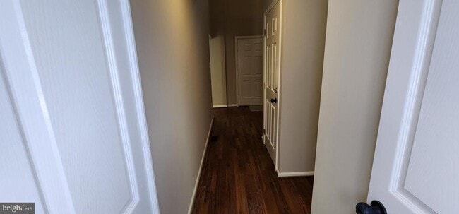 Building Photo - 3145 Elmmede Rd