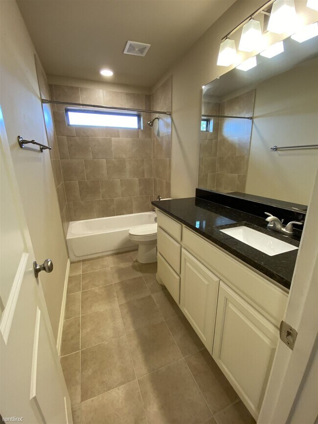 Building Photo - 3 br, 2 bath House - 1705 Carverly Drive