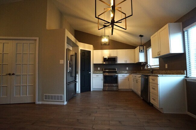 Building Photo - 5221 Hudson Cir
