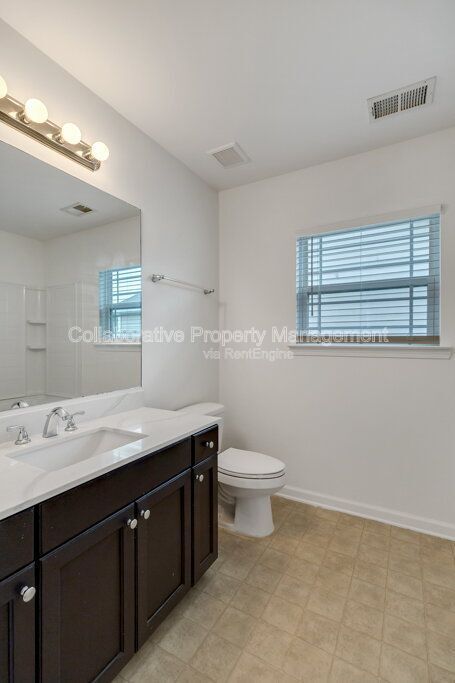 Building Photo - 590 Summer Hill Way
