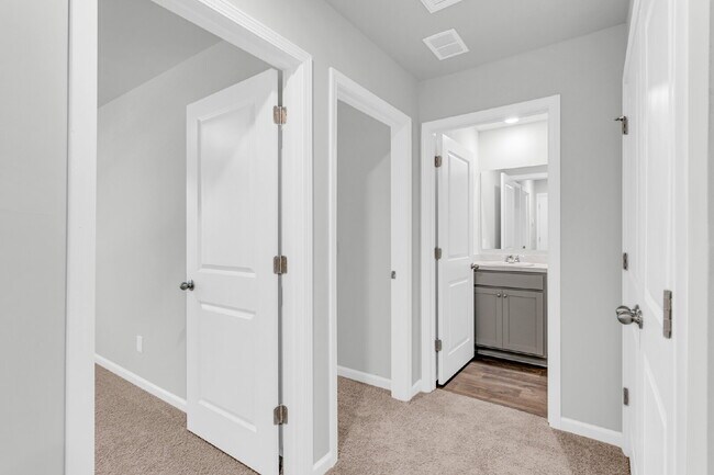 Building Photo - Beautiful Townhome at the Pines of New Hampstead