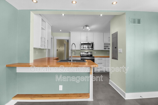 Building Photo - 1206 E 48th St