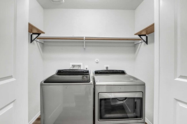 Building Photo - "Charming 3-Bedroom, 2-Bath Home Retreat with Solar Panels! 10% off for active service members!"