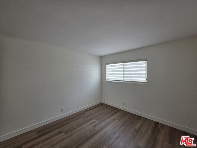 Building Photo - 517 N Francisca Ave