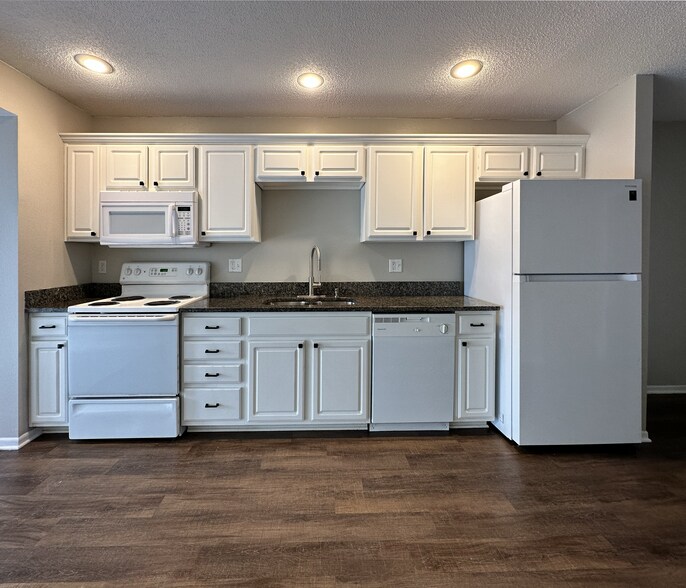 Kitchen - 2220 SW Rambling Vine Rd